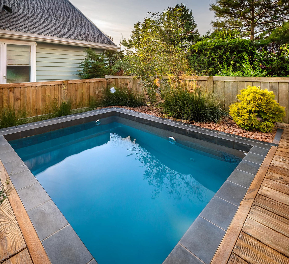 Square Zero Depth Pool Square Swimming Pool Backyard Designs